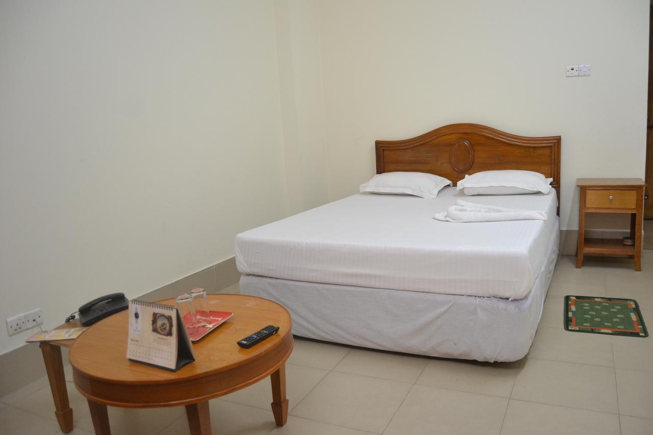 Hotel Marine Plaza Cox's Bazar Bagian luar foto